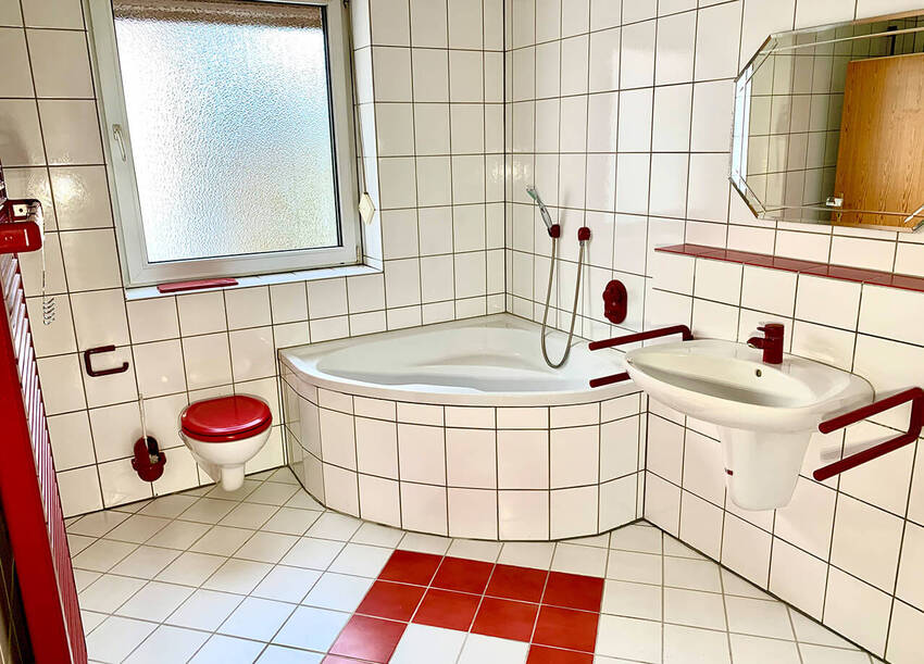 Bad 1. OG (1) einfamilienhaus-ruebenach-koblenz-zu-vermieten
